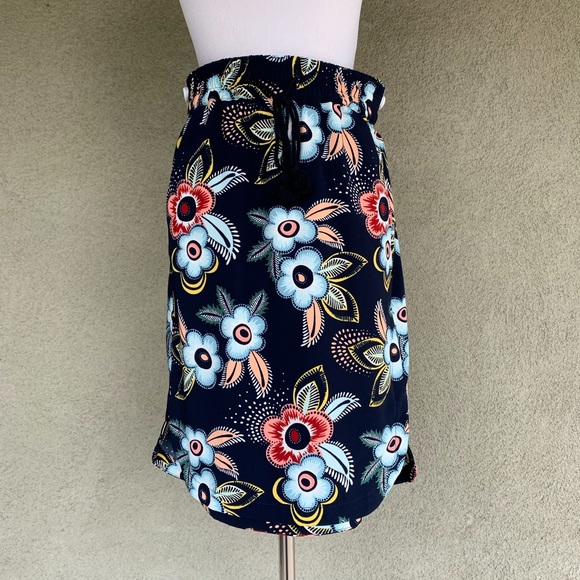 🔥5/$20🔥 “Loft” Navy Floral Mini Skirt Petite XXS NWOT - Picture 4 of 8